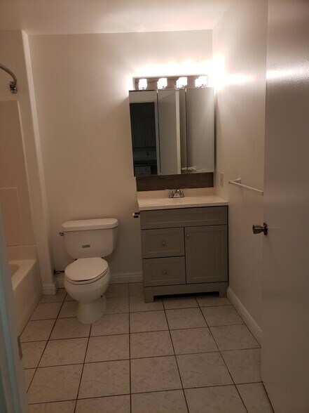 More Photos Of 2106 Young St, Honolulu Apartments For Sale