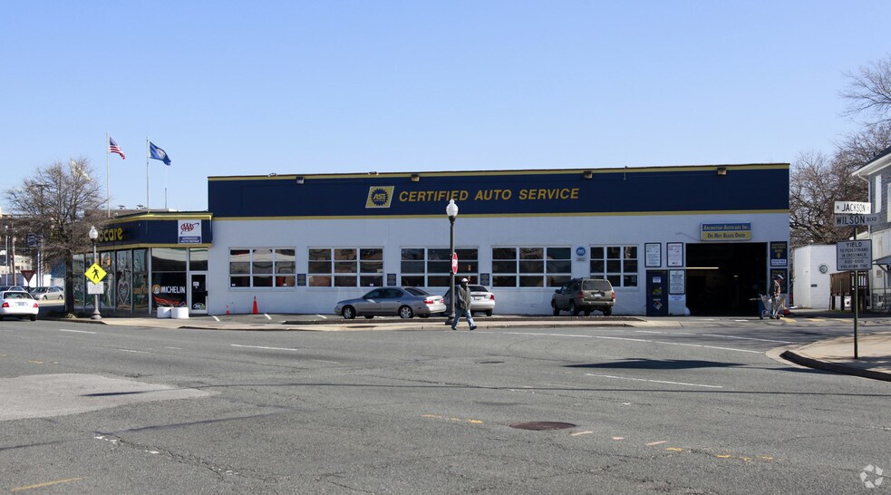 Primary Photo Of 3298 Wilson Blvd, Arlington Auto Repair For Lease