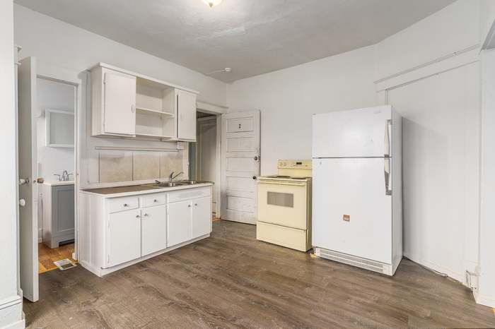 More Photos Of 3011 E Queen Ave, Spokane Apartments For Sale