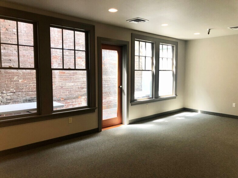 More Photos Of 180-199 High St NE, Salem Storefront Retail Office For Sale