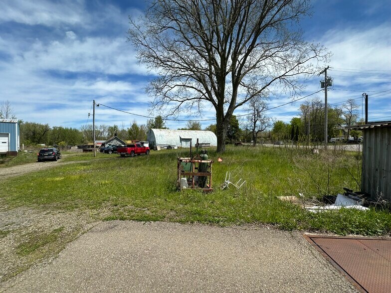 More Photos Of 157 Willow Rd, Dunkirk Auto Salvage Facility For Sale