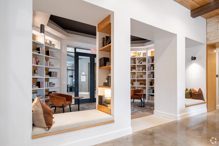 More Photos Of 5100 Bolm Rd, Austin Apartments For Lease