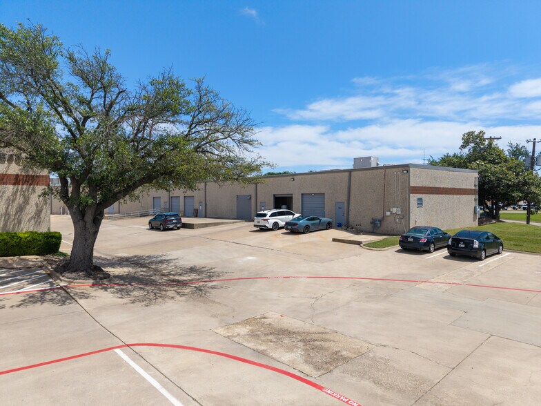 More Photos Of 11601 Plano Rd, Dallas Unknown For Lease