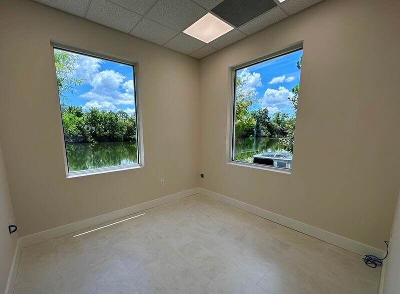 More Photos Of 3821 Woodbriar Trl, Port Orange Medical For Lease