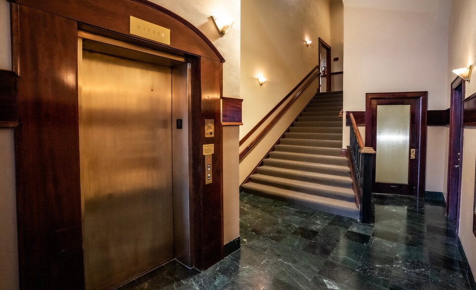 More Photos Of 601-603 Main St, Vancouver Office For Lease