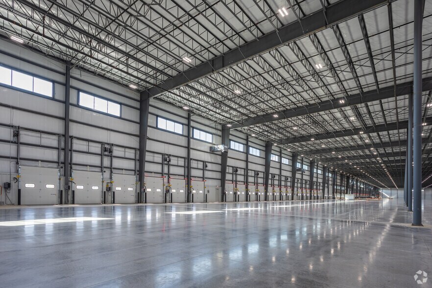 More Photos Of 203 Stonemont Dr, Bristol Warehouse For Lease