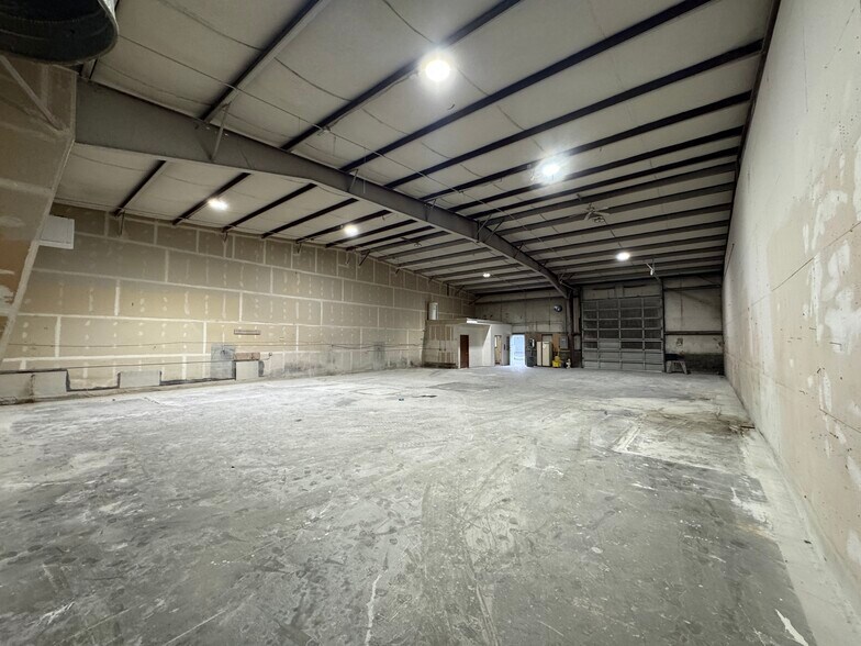 More Photos Of 5625 48th Dr NE, Marysville Manufacturing For Sale