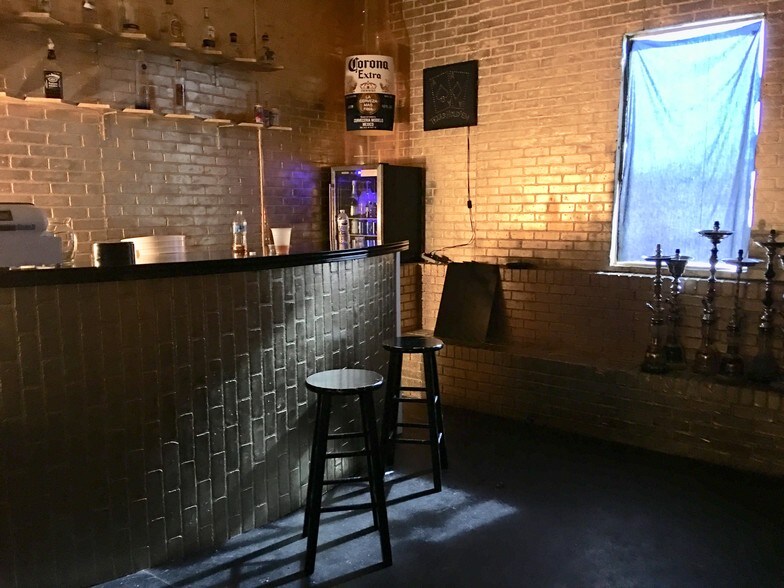 More Photos Of 1307 N May Ave, Oklahoma City General Retail For Sale