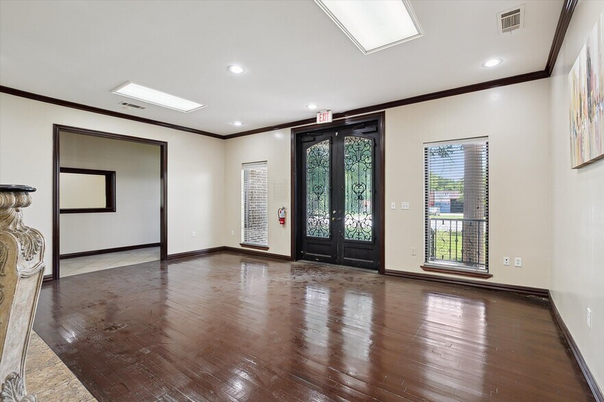 More Photos Of 3403 N Beach St, Fort Worth Medical For Lease