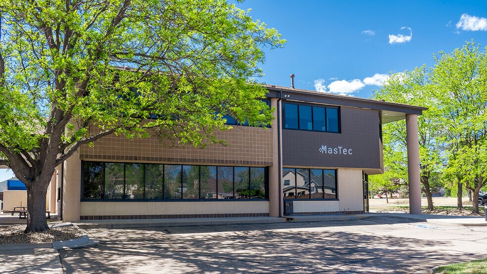 More Photos Of 890 W Cherry St, Louisville Office For Sale