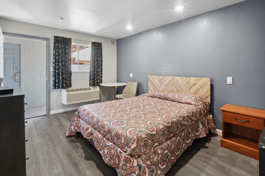 More Photos Of 839 Isabella St, Oakland Hotel For Sale