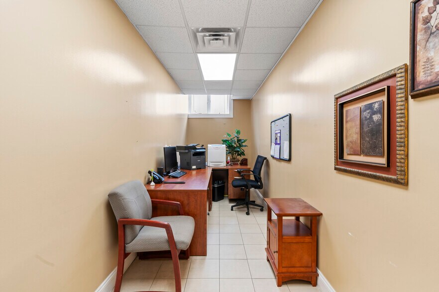 More Photos Of 2707 Hylan Blvd, Staten Island Office For Lease