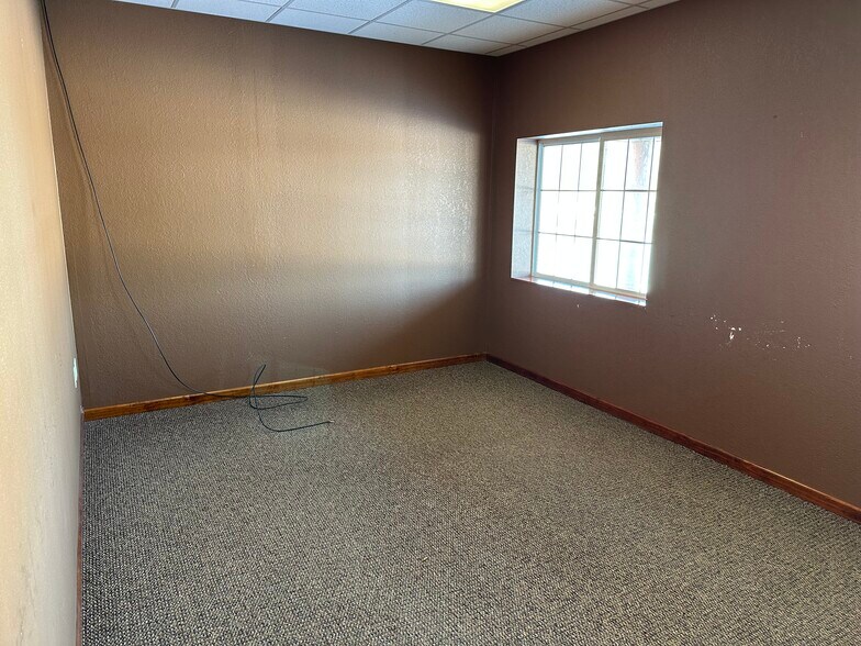 More Photos Of 7435 Kent Ave, Eau Claire Flex For Lease