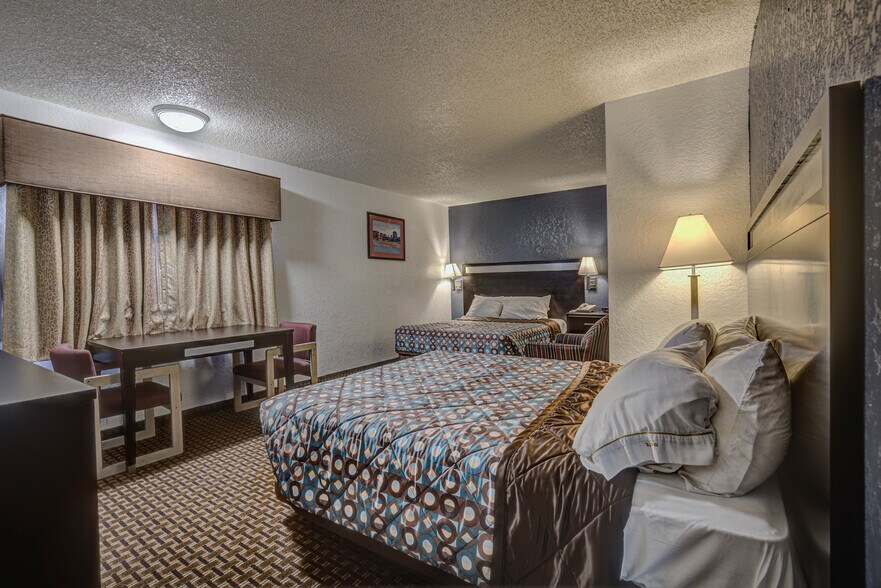 More Photos Of 101 W Phoenix St, Payson Hotel For Sale