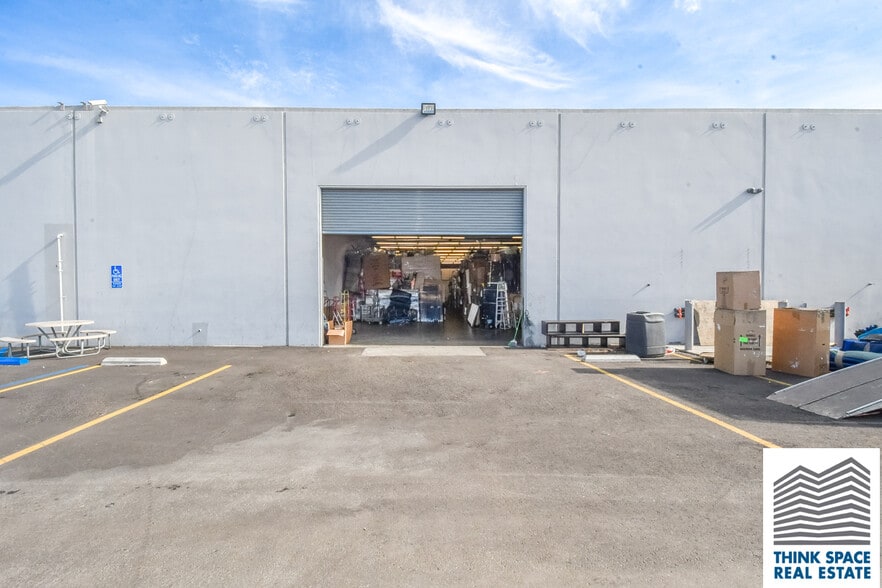 More Photos Of 9419 Mason Ave, Chatsworth Manufacturing For Lease
