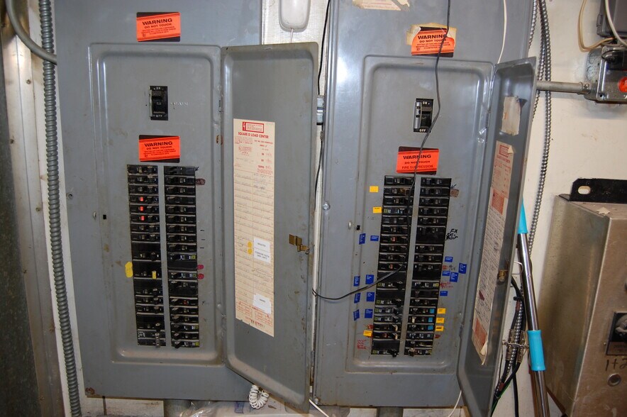 More Photos Of 100 W Main St, Batavia Convenience Store For Sale