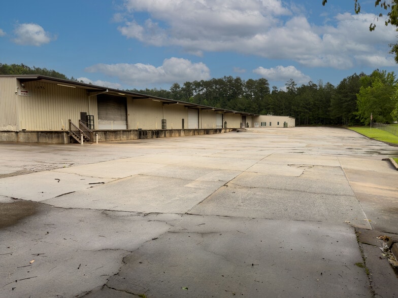 More Photos Of 1695 Buford Hwy, Duluth Warehouse For Sale