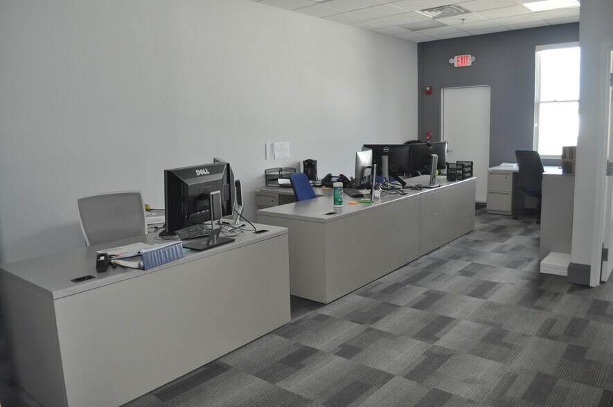 More Photos Of 25 Union Pl, Summit Office For Lease
