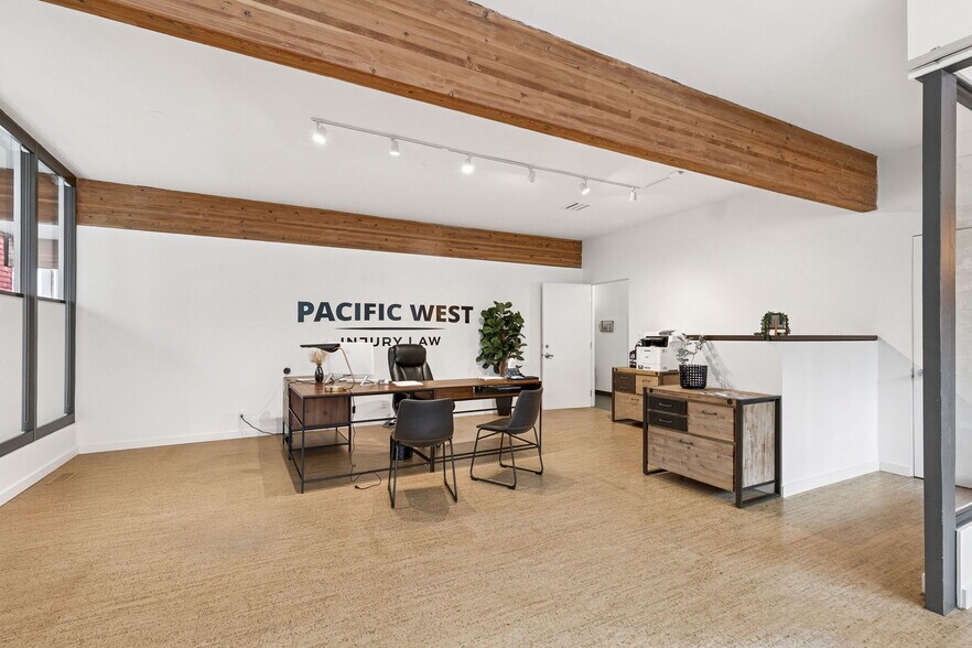 More Photos Of 3625 Woodland Park Ave N, Seattle Office For Sale