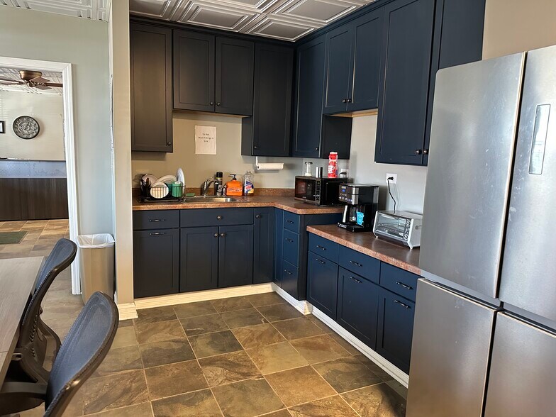 More Photos Of 10919 W Wilmington Rd, Peotone Distribution For Sale