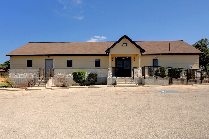 More Photos Of 6123 Ingram Rd, San Antonio Religious Facility For Sale