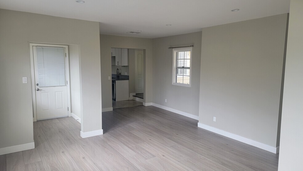 More Photos Of 11346 Santol Dr, Sylmar Apartments For Sale