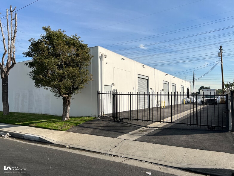 More Photos Of 16220-16228 Gundry Ave, Paramount Warehouse For Lease
