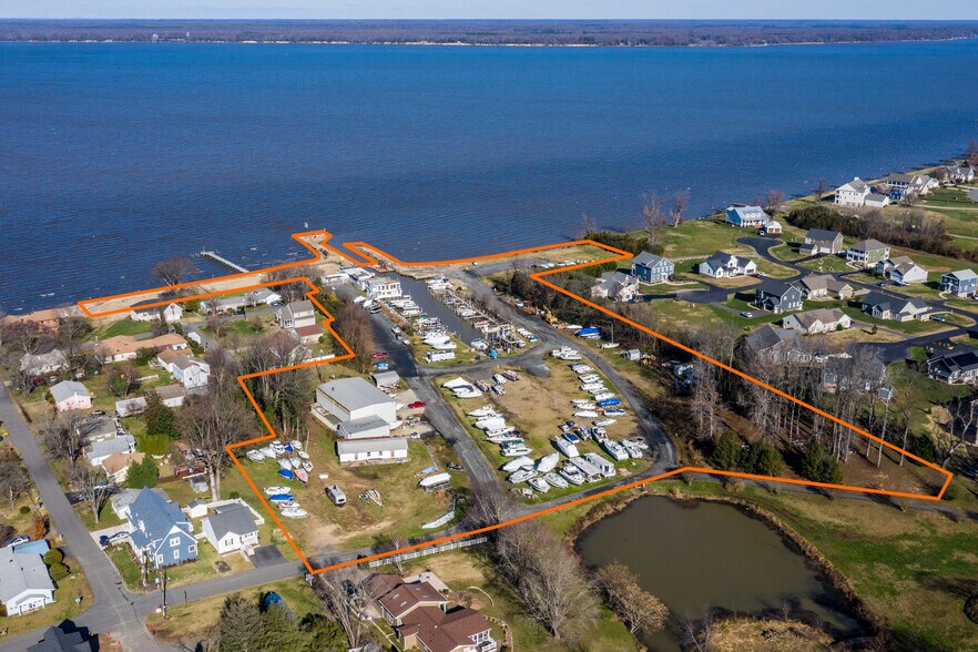 More Photos Of 6338 Riverview Dr, King George Marina For Lease