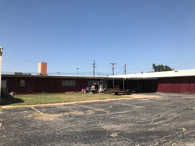 More Photos Of 3101 N 12th St, Abilene Religious Facility For Sale