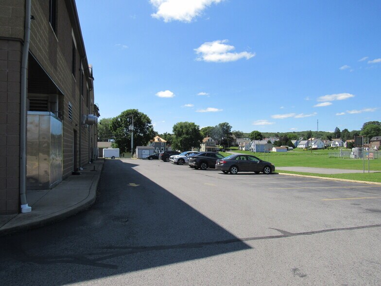 More Photos Of 150 W Dubois Ave, Dubois General Retail For Lease