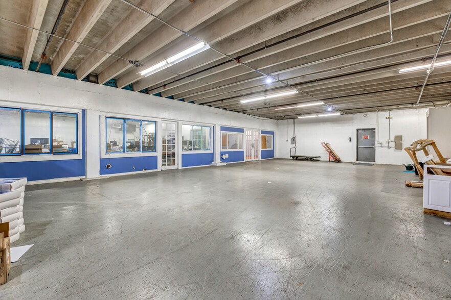 More Photos Of 35-69 Benham Ave, Bridgeport Flex For Lease