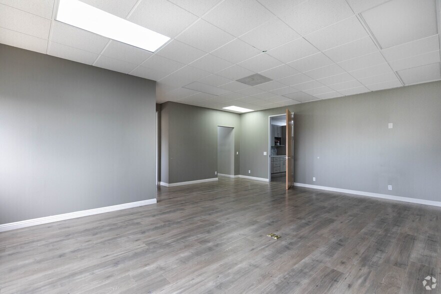 More Photos Of 140 S Flower St, Orange Medical For Lease