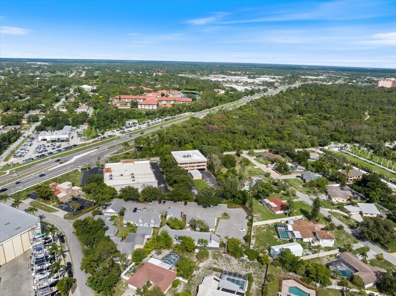 More Photos Of 7820 S Holiday Dr, Sarasota Office For Lease