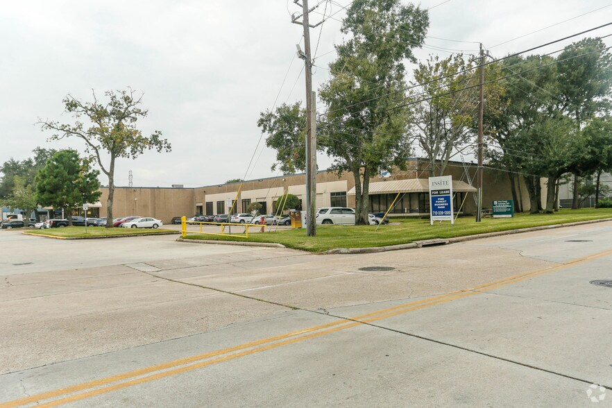 More Photos Of 3701-3749 Yale St, Houston Unknown For Lease