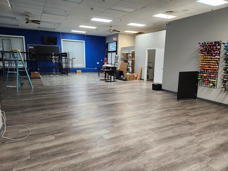 More Photos Of 702 Mall Blvd, Savannah Loft Creative Space For Lease