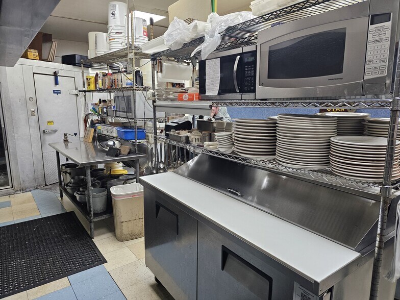 More Photos Of 2667 Erie Dr, Weedsport Restaurant For Sale