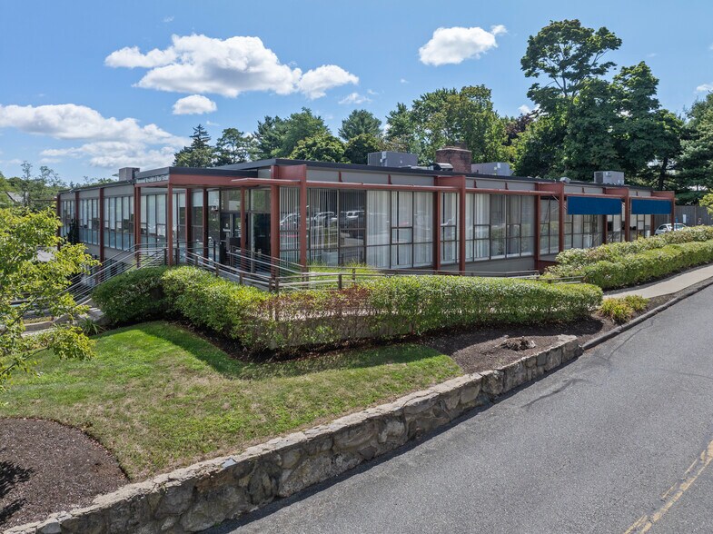 More Photos Of 824-826 Boylston St, Brookline Medical For Lease