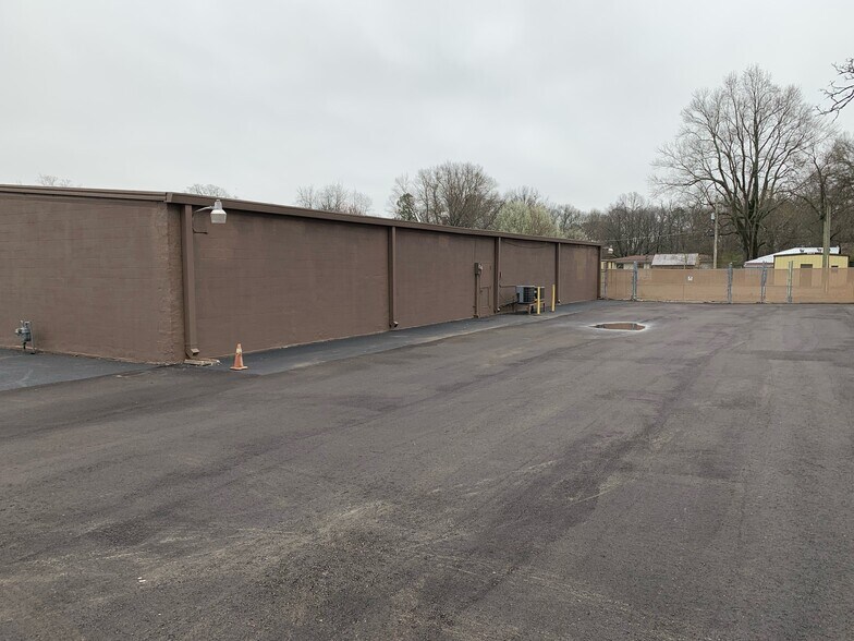 More Photos Of 200 Hillcrest Rd, Sherwood Light Manufacturing For Lease