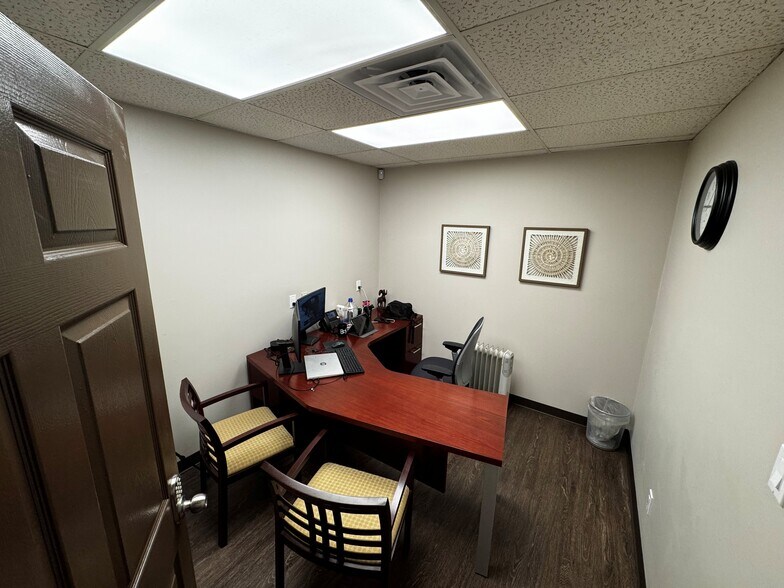 More Photos Of 1170 W Kansas St, Liberty Unknown For Lease
