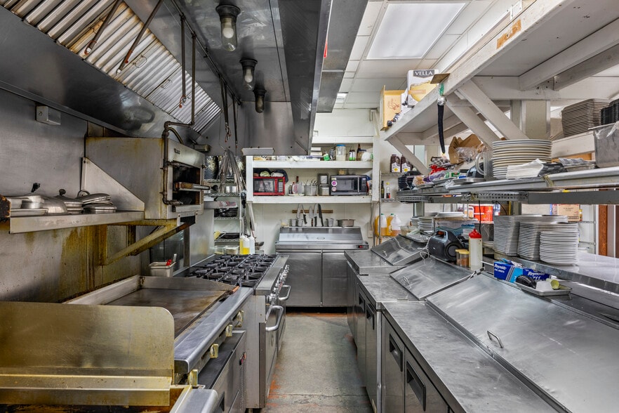 More Photos Of 234 SW 5th St, Grants Pass Restaurant For Sale