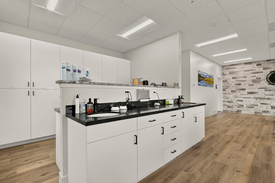 More Photos Of 688 Rigby Lake Dr, Rigby Healthcare For Sale