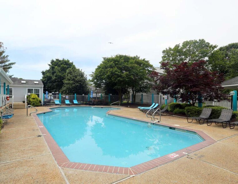 More Photos Of 1500 Sharen Dr, Salisbury Apartments For Sale