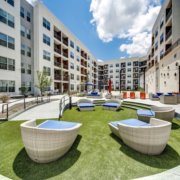 More Photos Of 200 Springtown Way, San Marcos Apartments For Lease