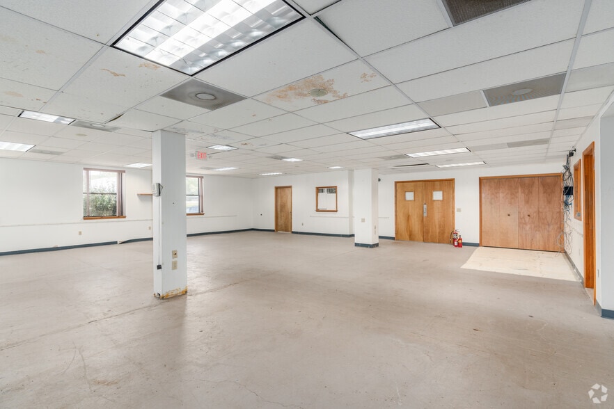 More Photos Of 600 S Poplar St, Hazleton Service For Lease