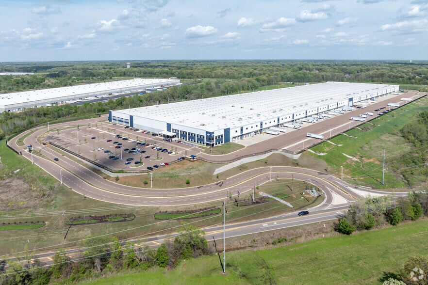 More Photos Of 3446 US 51 Hwy, Southaven Distribution For Lease
