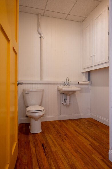 More Photos Of 322 E Kirkwood Ave, Bloomington General Retail For Sale