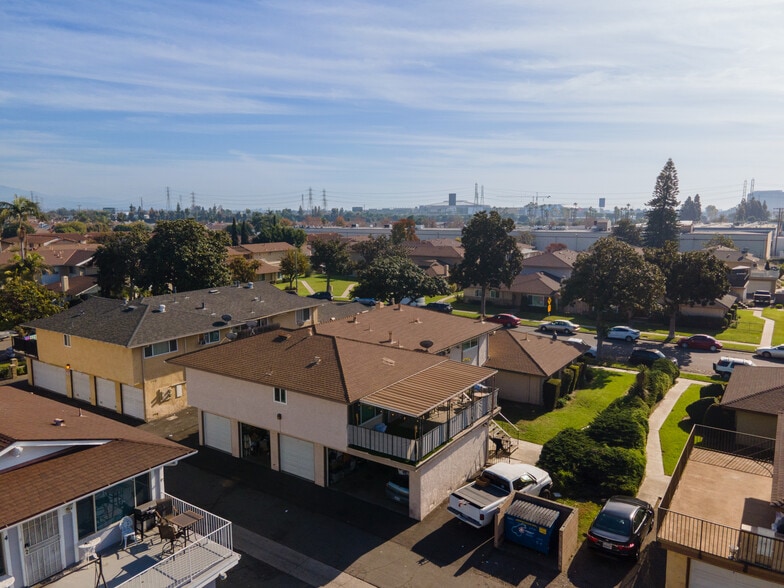 More Photos Of 1215 S Athena Way, Anaheim Apartments For Sale