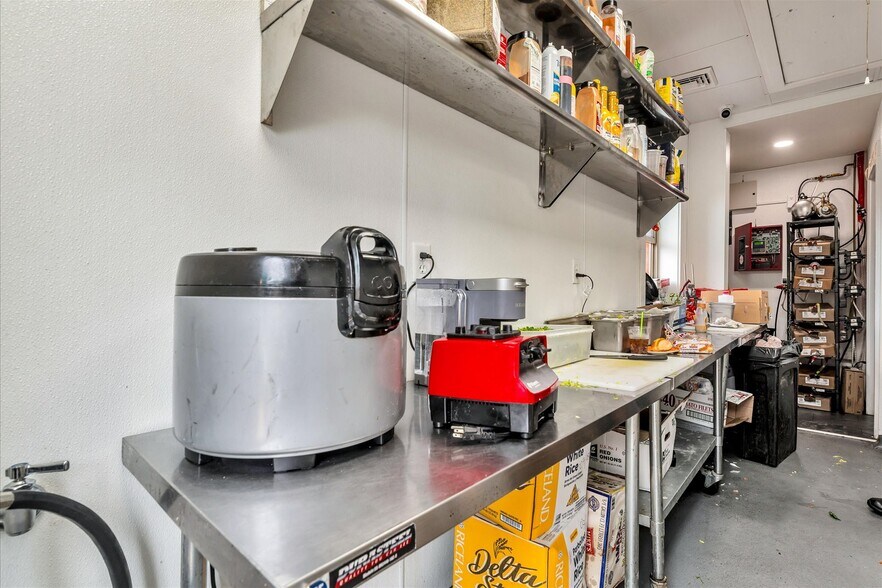 More Photos Of 859 Main St, Chatham Freestanding For Sale