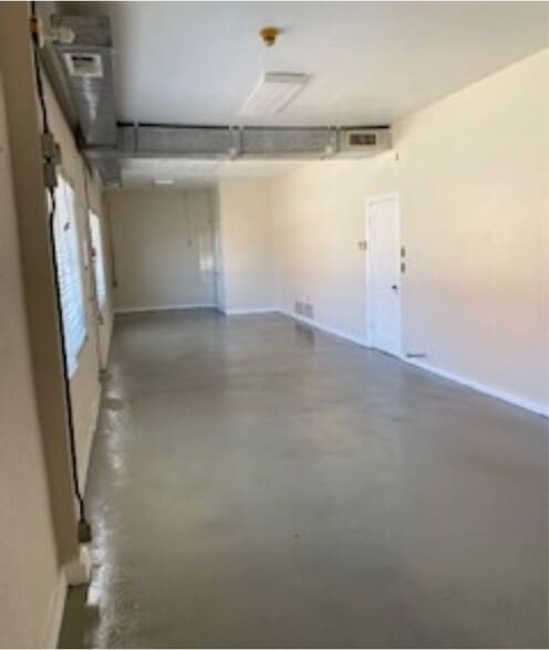 More Photos Of 115 Strickland Plz, Irving General Retail For Sale