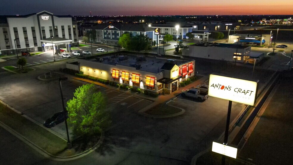 More Photos Of 2610 W Memorial Rd, Oklahoma City Restaurant For Sale
